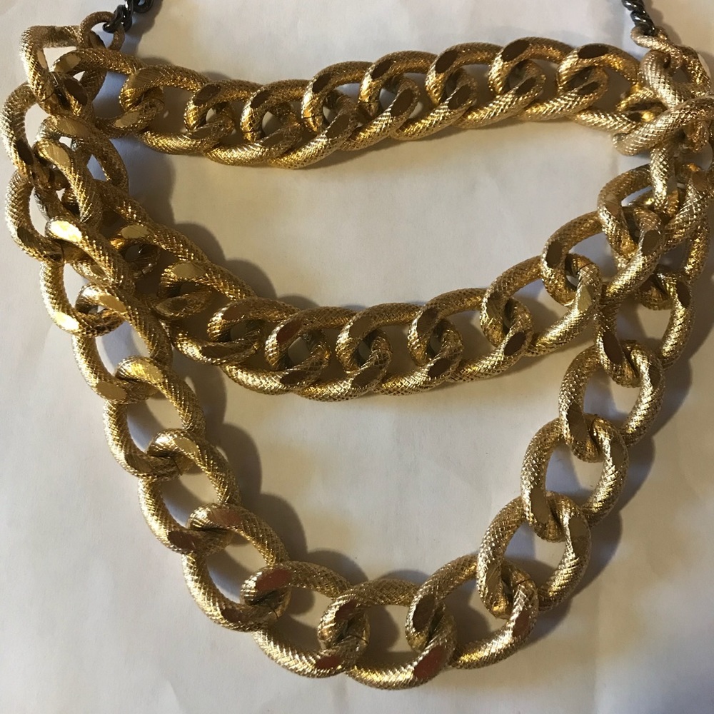 Statement necklace